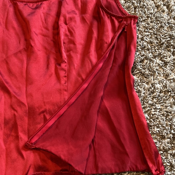 Red top - Picture 3 of 3